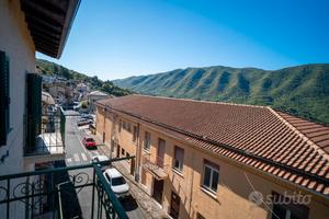 Casa indipendente + garage + 2 cantine