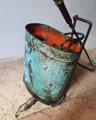 Pompa in rame irroratrice verderame
