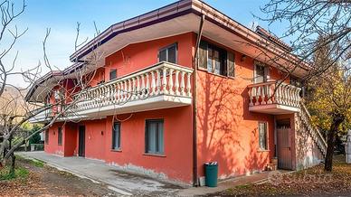Villa di 555 m² con più di 5 locali a Rocca di Pap