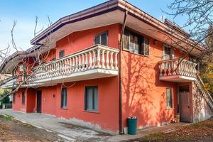 Villa di 555 m² con più di 5 locali a Rocca di Pap