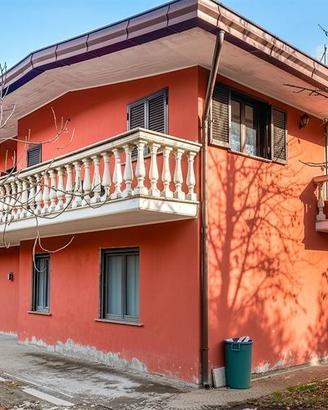 Villa di 555 m² con più di 5 locali a Rocca di Pap
