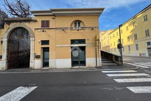 NEGOZIO A BRESCIA