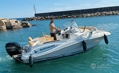 Quicksilver 555 Commander WA – Pronta alla boa