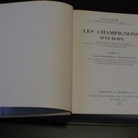 Libro di micologia in lingua francese