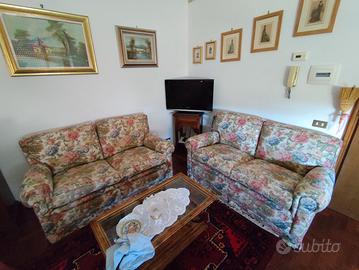 Divani2 posti