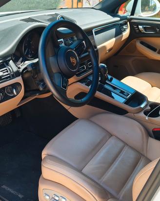 Porsche macan benzina anno 2024 24.000 km 