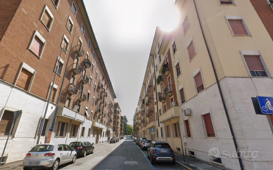 Stanza CON BALCONE A PIACENZA 360 TUTTO INCLUSO