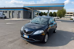 Lancia Y gpl casa madre