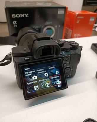 Sony Alpha 7II con obiettivo FE35mm F1.8