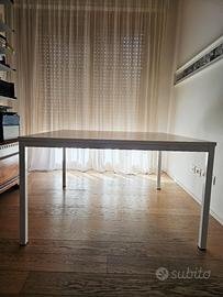 tavolo quadrato bianco