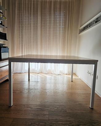 tavolo quadrato bianco