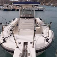 Boston Whaler Outrage 26 - 2 x Evinrude 225