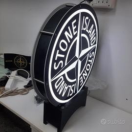 stone island display luminoso 