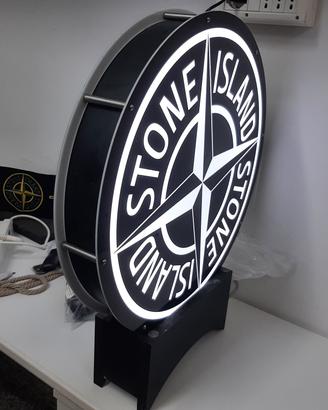 stone island display luminoso 