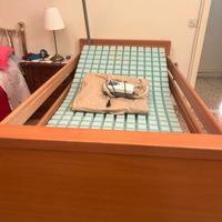Letto articolato elettrico per anziani