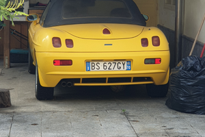 Fiat Barchetta gialla