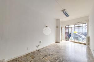 NEGOZIO A TRAVAGLIATO