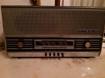 Radio anni 60 Minerva a valvole funzionante