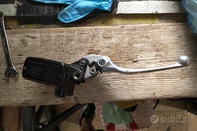 Leva e pompa freno anteriore CBR 600