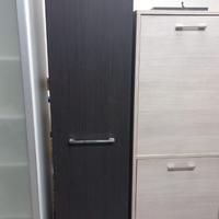 Mobile Bagno sospeso con ripiani in legno e vetro