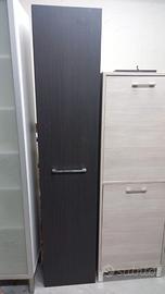 Mobile Bagno sospeso con ripiani in legno e vetro