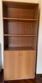 Mobile libreria tre ripiani e due ante