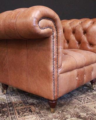 Poltrona Chesterfield club in pelle marrone chiaro