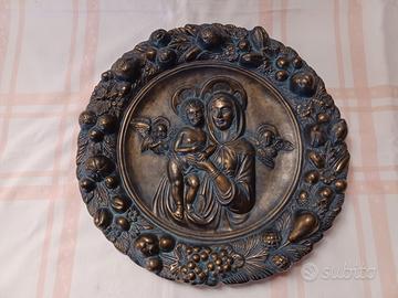 Bassorilievo circolare in bronzo con Gesù Madonna.