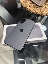 iPhone 16 con batteria 100% e 256gb
