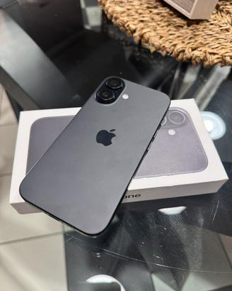 iPhone 16 con batteria 100% e 256gb