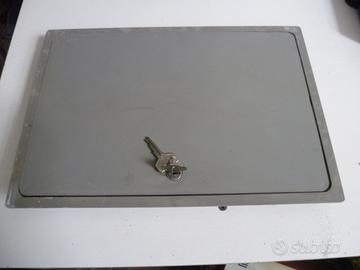 Sportello pvc acqua giardino