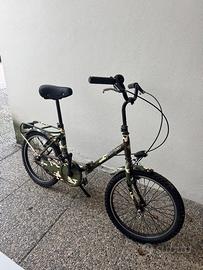 Graziella Gustofino con stampa militare