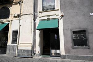 Rif.LP124- negozio catania