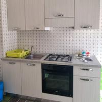 Cucina componibile completa di elettrodomestici