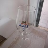 Boccali birra nuovi inscatolati