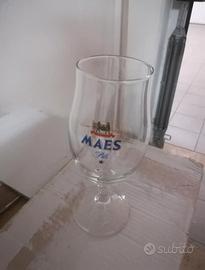 Boccali birra nuovi inscatolati