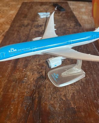 Modellino aereo klm boeing 787-9