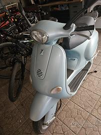 VESPA ET4 125