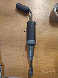 ingrassatore manuale 