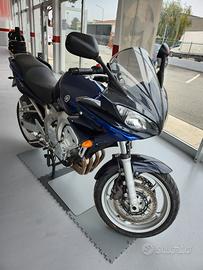 Yamaha Fazer 8