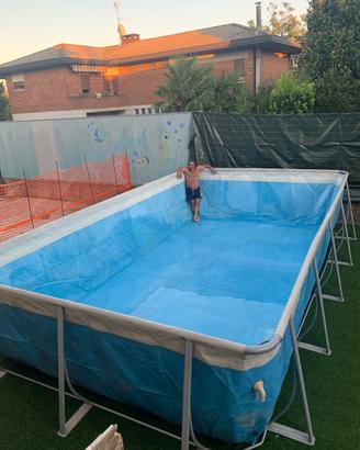 Piscina fuoriterra mt 4,50 x 6,50 circa