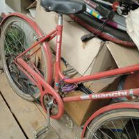 Bicicletta vintage marca Bianchi Rossa 