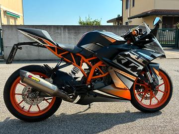 Moto da strada KTM rc
