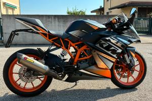 Moto da strada KTM rc