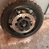 ruota  completa xj6 con pirelli diablo rosso