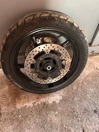 ruota  completa xj6 con pirelli diablo rosso