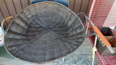 antico ventilabro per grano in vimini