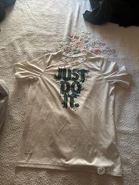 Maglietta nike bianca just do it.