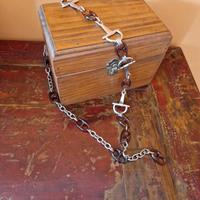 Cintura a catena in metallo e resina vintage