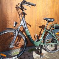 Bici donna a pedalata assitita Wings Ora